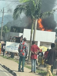 Musanze: Inzu y’ubucuruzi yafashwe n’inkongi, hatikiriramo iby’asaga 15 Frw