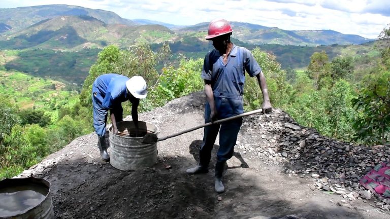 Muhanga: Abakora mu bucukuzi bw’amabuye y’agaciro ntibagica inshuro y’ibijumba
