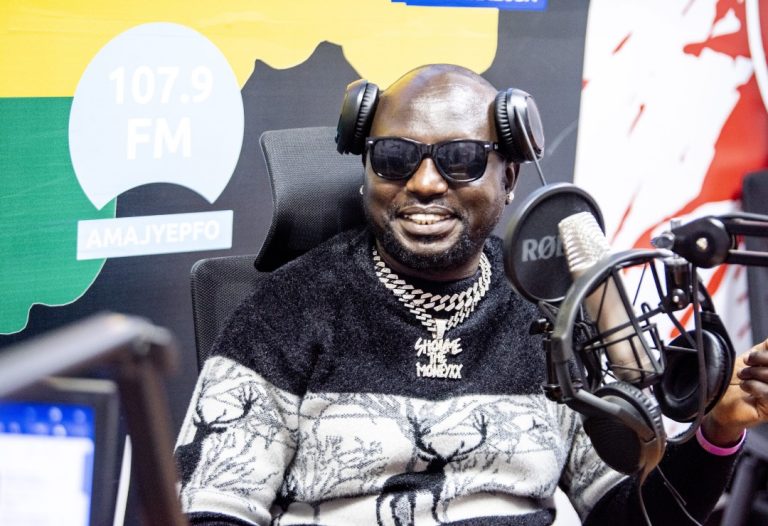 Dr. Claude ahamagarira urubyiruko gukoresha imbuga nkoranyambaga bagaragaza isura nyayo y’Igihugu