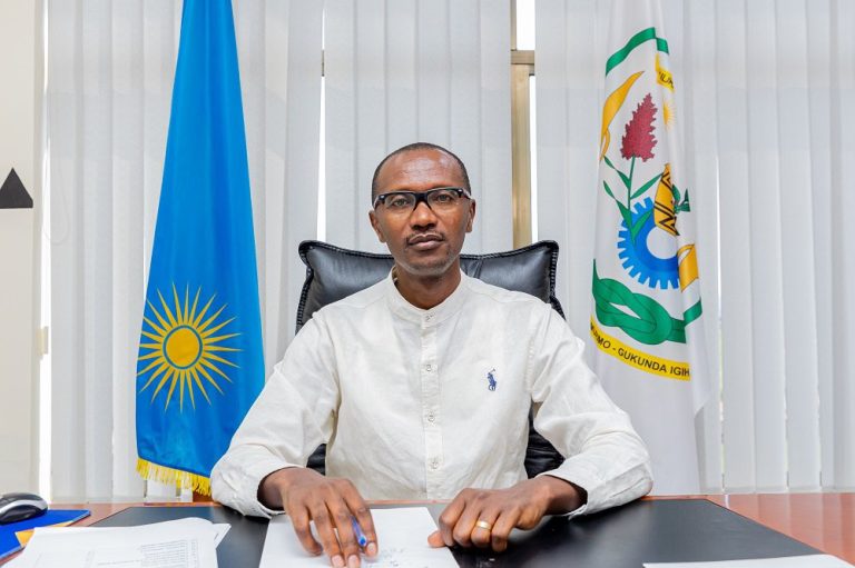 Urukiko rwategetse ko Ntazinda Erasme wahoze ayobora Akarere ka Nyanza arekurwa