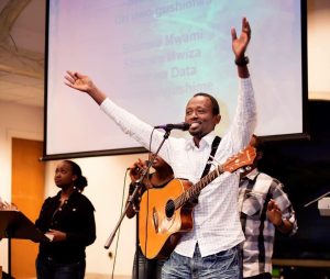 Ngendahayo Nick agiye kongera gutaramira Abanyarwanda