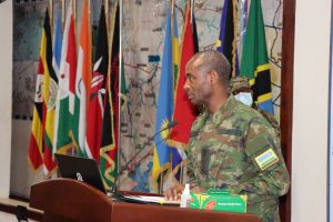 Gen. Mubarakh yagaragarije UPDF uko ingabo zahangana n’ibibazo by’umutekano muri Afurika