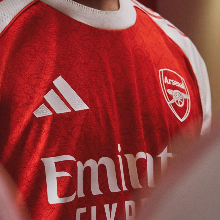 Arsenal yamuritse umwambaro mushya wo mu rugo izakoresha mu 2025/26