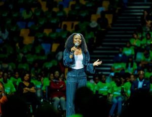 Sherrie Silver yababajwe n’umwe mu bana yitaho ukorerwa ihohoterwa kuri murandasi