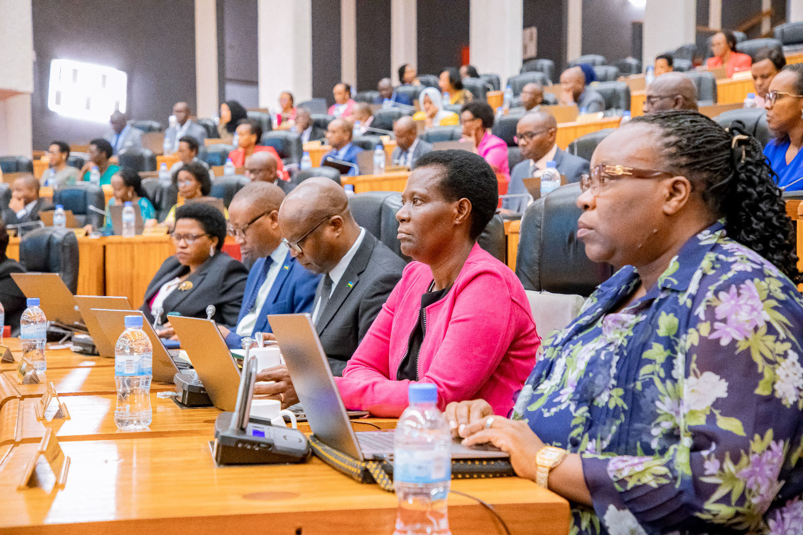 Abadepite bafite impungenge ku ngurane z’abaturage zitishyurwa, hari abishyuza 5 000 Frw