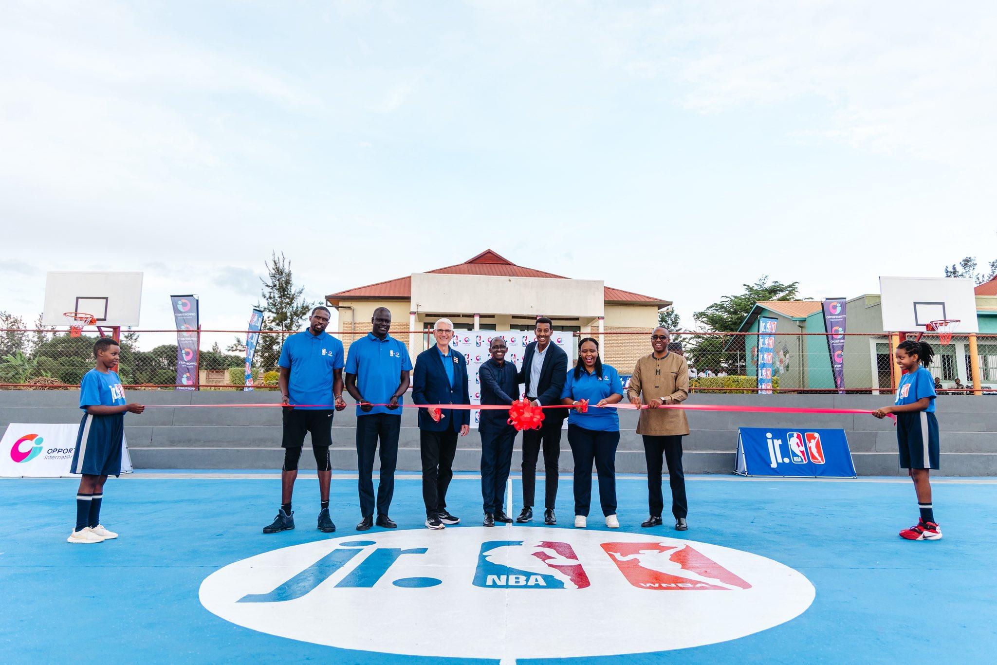 Bugesera: Hatashywe ikibuga cya Basketball kigezweho (Amafoto)