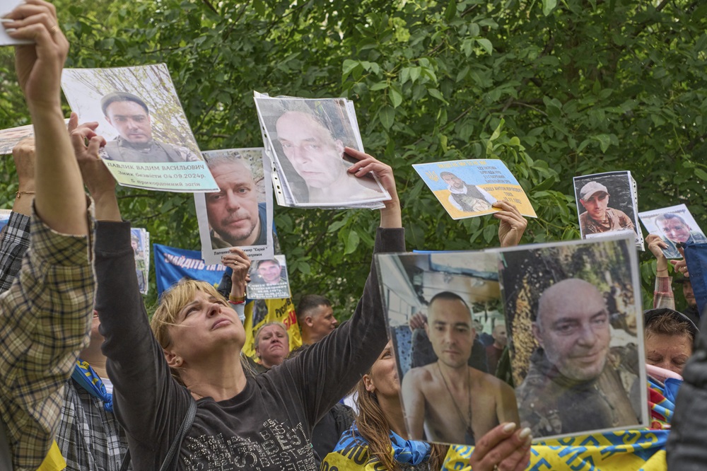 U Burusiya bwahaye Ukraine imirambo irenga 1000 y’abasirikare baguye ku rugamba