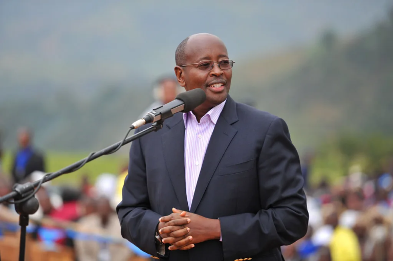 Amb James Musoni yacyeje umubano w’u Rwanda na Zimbabwe