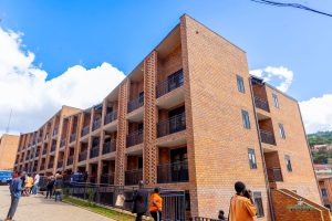Ubushakashatsi: Mu myaka Irindwi ababa mu nzu zabo baragabanyutse