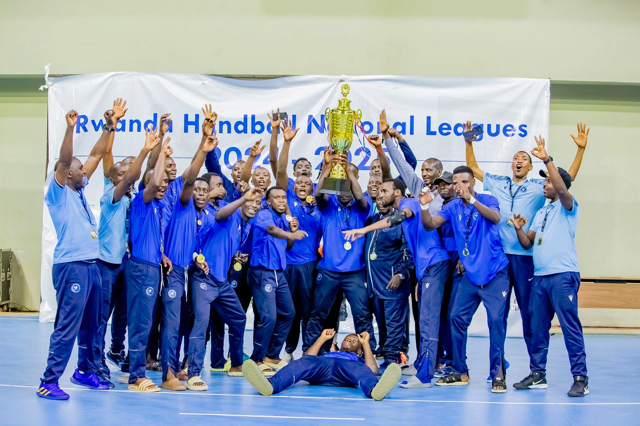 Handball: Police HC yatsinze APR HC yegukana Igikombe cya Shampiyona (Amafoto)