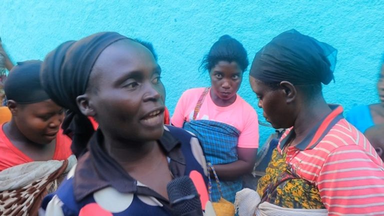 Musanze: Baterwa ipfunwe n’abagore basinda bakarara ku nzira