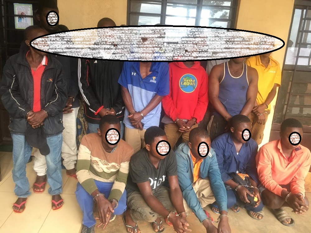 Karongi: Abantu 19 bafatanywe magendu zirimo amashashi n’imyenda ya caguwa