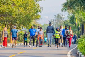 Abanyakigali bazindukiye muri ’Car Free Day’ yo kwizihiza Umunsi Mpuzamahanga wa Yoga