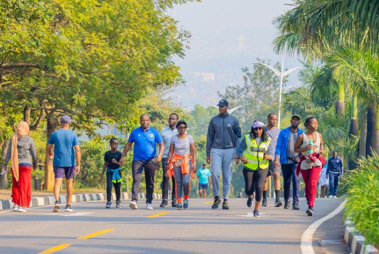 Abanyakigali bazindukiye muri ’Car Free Day’ yo kwizihiza Umunsi Mpuzamahanga wa Yoga