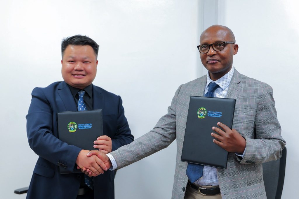 U Rwanda rwasinyanye n’u Bushinwa amasezerano mu bucuruzi bw’ikawa