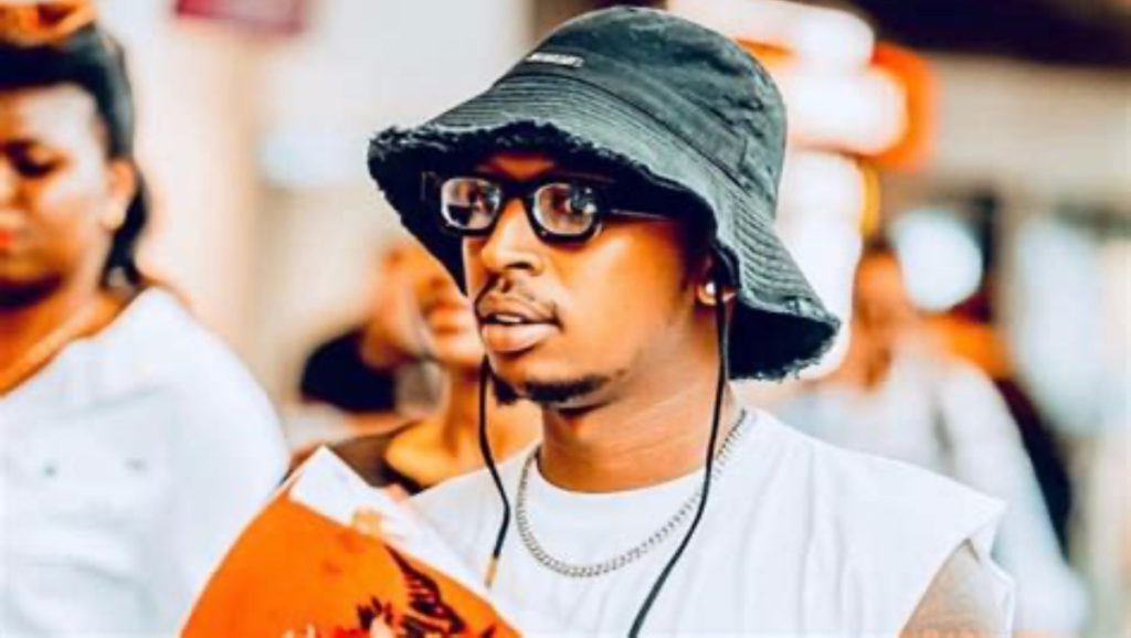 Kenny Sol yatandukanye na 1:55 AM