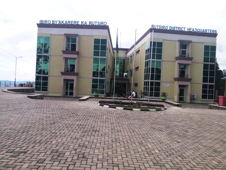 Rutsiro: Umwana w’imyaka 6 yagonzwe n’imodoka ahasiga ubuzima
