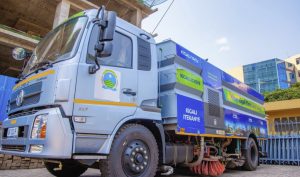 Umujyi wa Kigali wungutse imodoka igezweho isukura imihanda ya kaburimbo