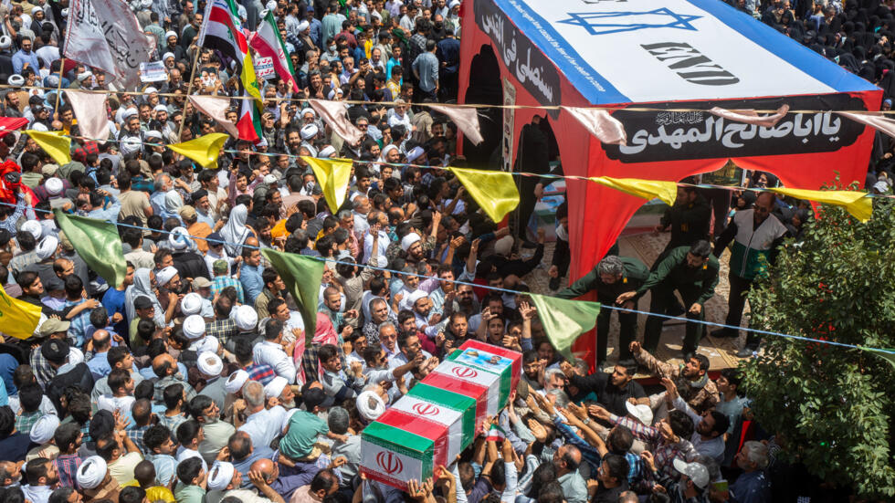 Iran: Abarenga 700 bamaze gupfa kuva hatangira intambara na Isiraheli