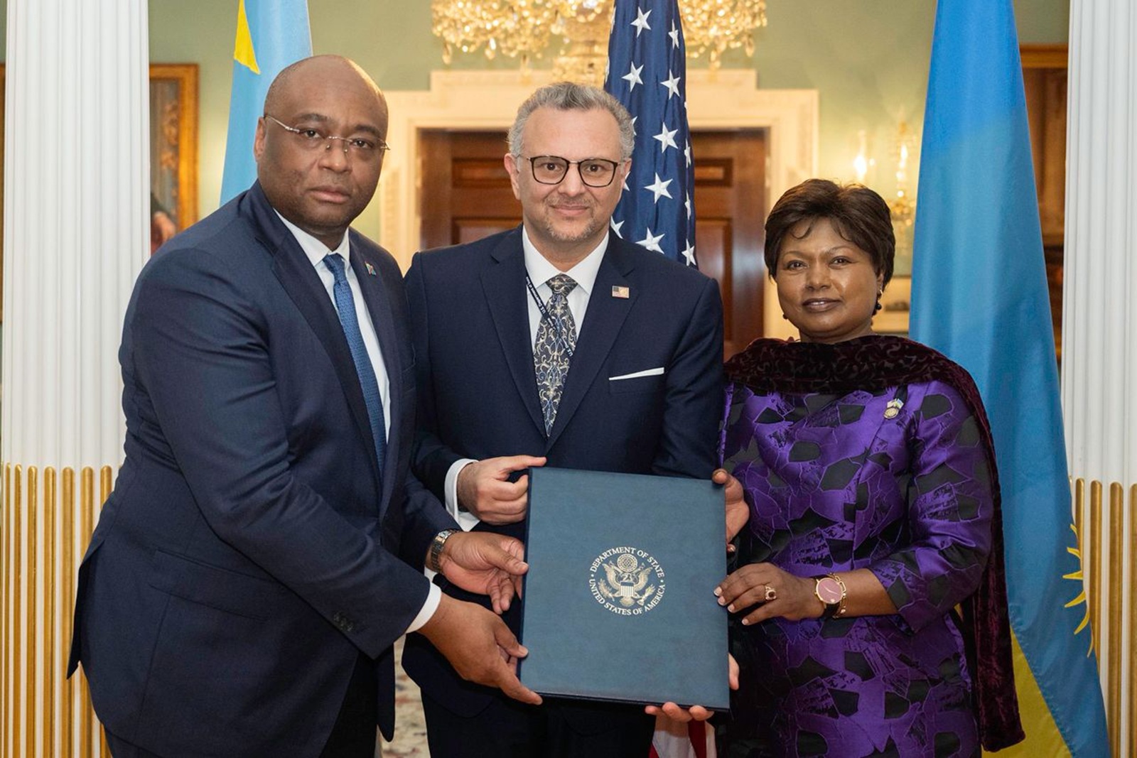 U Rwanda na RDC basinyanye andi masezerano y’integuza