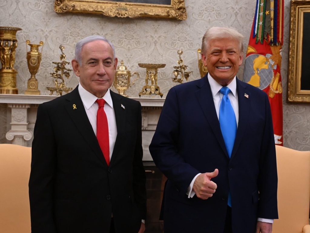 Isiraheli yunze mu rya Trump yemera agahenge mu ntambara na Irani