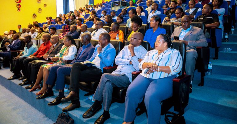 Amafaranga ntazatume uhemukira u Rwanda – Minisitiri Nkurikiyinka
