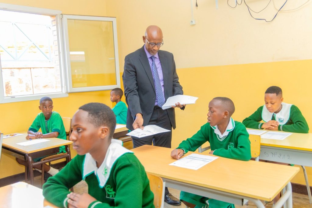 Minisitiri Nsengimana yashishikarije ababyeyi kwita ku bana mu biruhuko