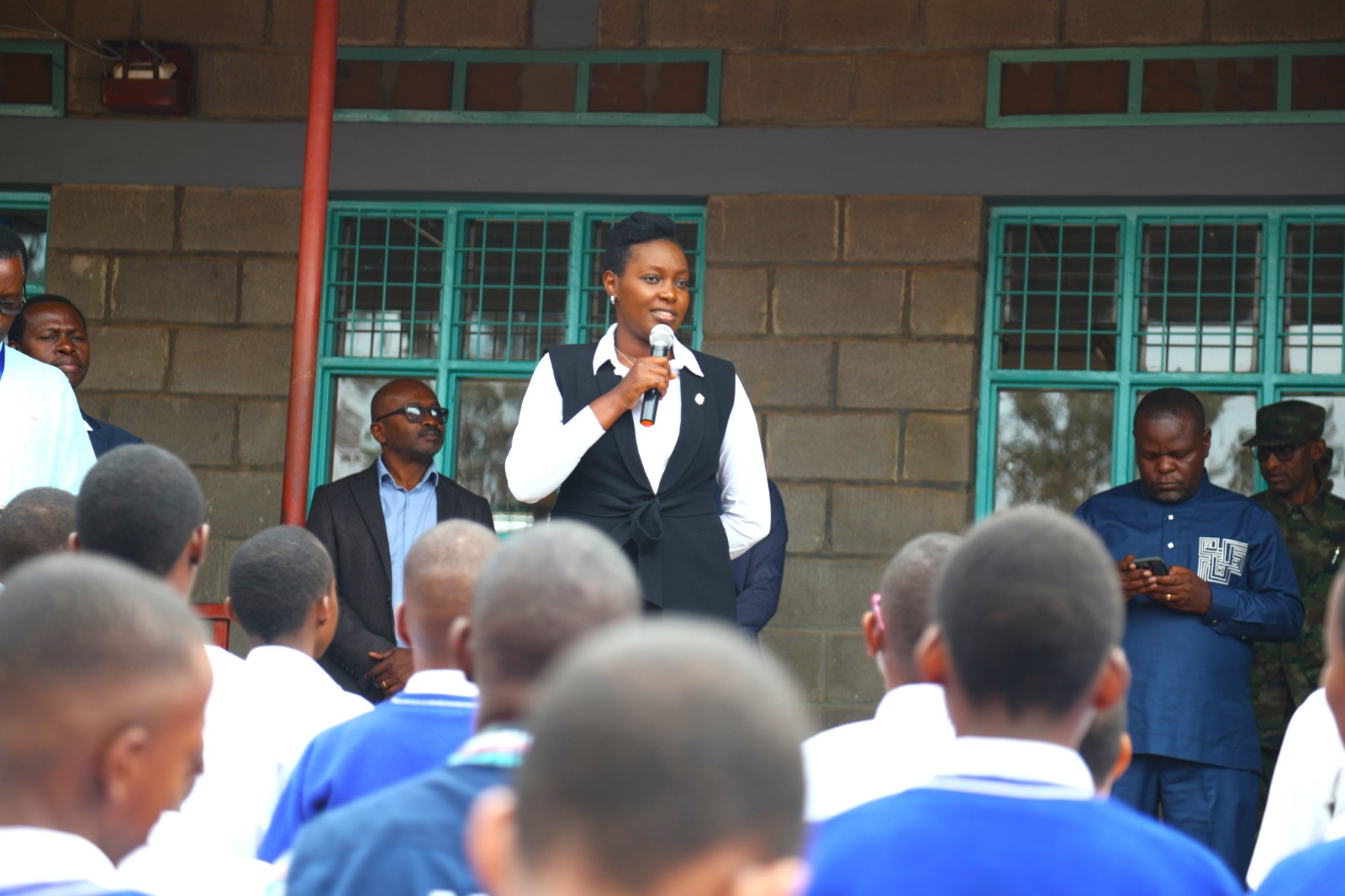 MINEDUC yihanangirije abanyeshuri bakora urugomo nyuma y’ibizamini bya Leta