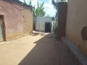 Katabagemu babangamiwe n’urusaku rw’icyuma gisya kiri rwagati mu baturage