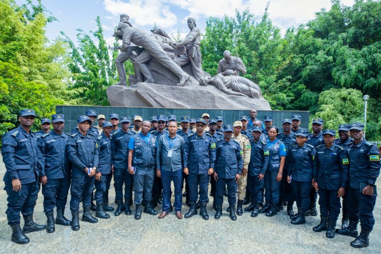 Ba ofisiye biga mu ishuri rikuru rya Polisi basoje urugendoshuri