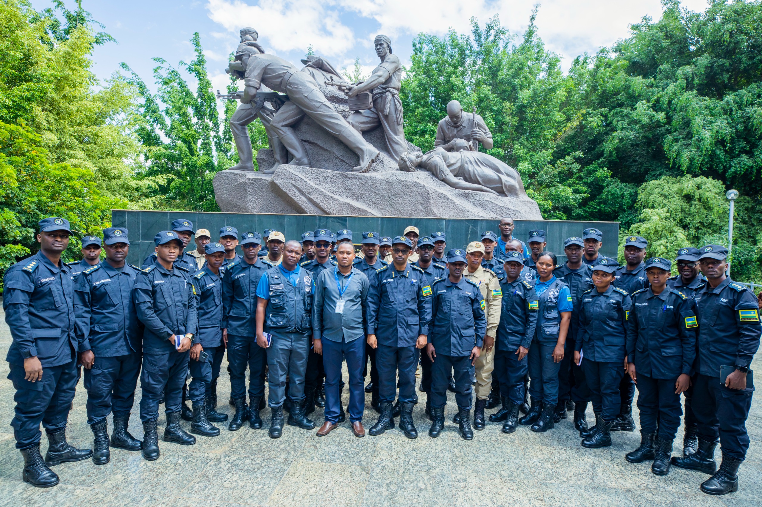 Ba ofisiye biga mu ishuri rikuru rya Polisi basoje urugendoshuri