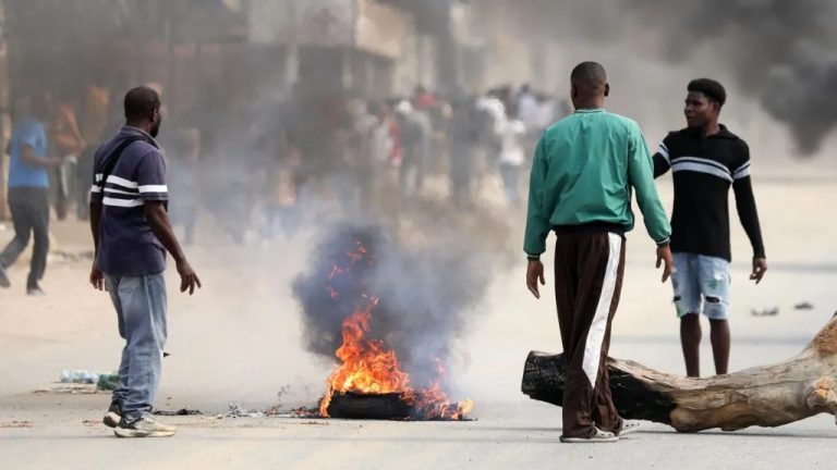 Angola: Batanu bapfuye, abasaga 1200 batabwa muri yombi bazira kwigaragambya 
