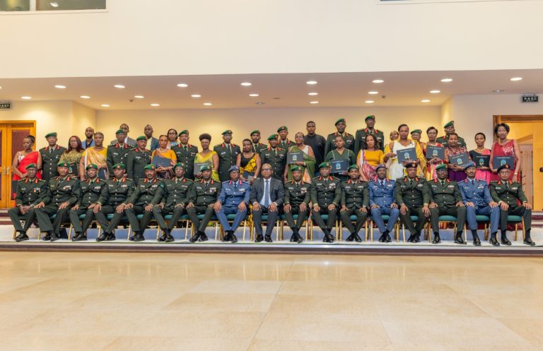 Perezida Kagame yemereye ikiruhuko cy’izabukuru abajenerali 9 ba RDF