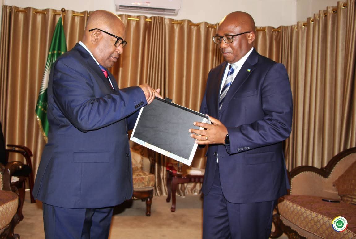 Amb Col (Rtd) Ndamage yatanze impapuro zimwemerera guhagararira u Rwanda muri Comoros