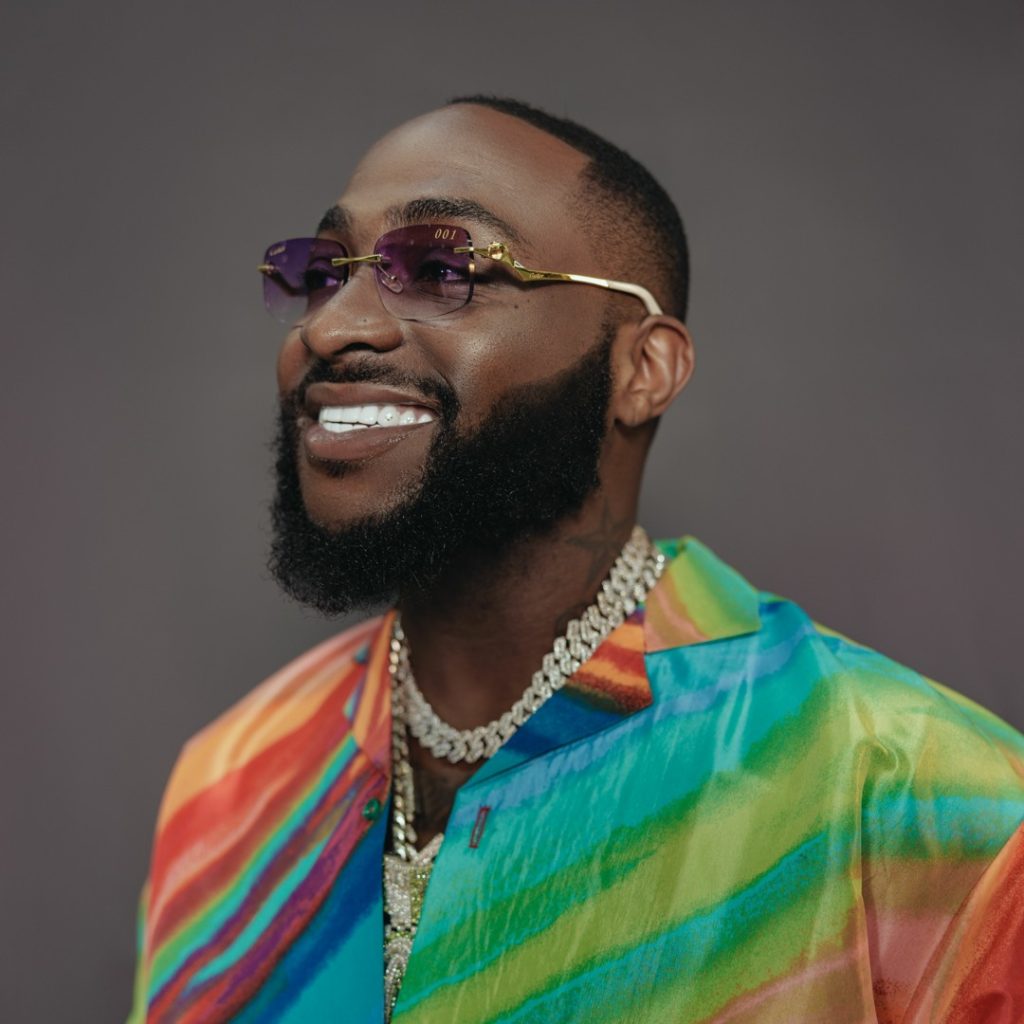 Davido yishongoye ku bamushinja kwirata ubutunzi bw’iwabo
