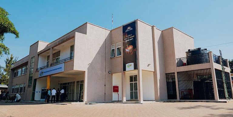 Umuyobozi ushinzwe ibikorwa muri NAEB yafunzwe