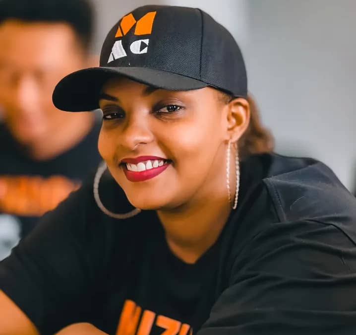 Pretty Queen yatangaje ko atakwemera gusomana muri filime