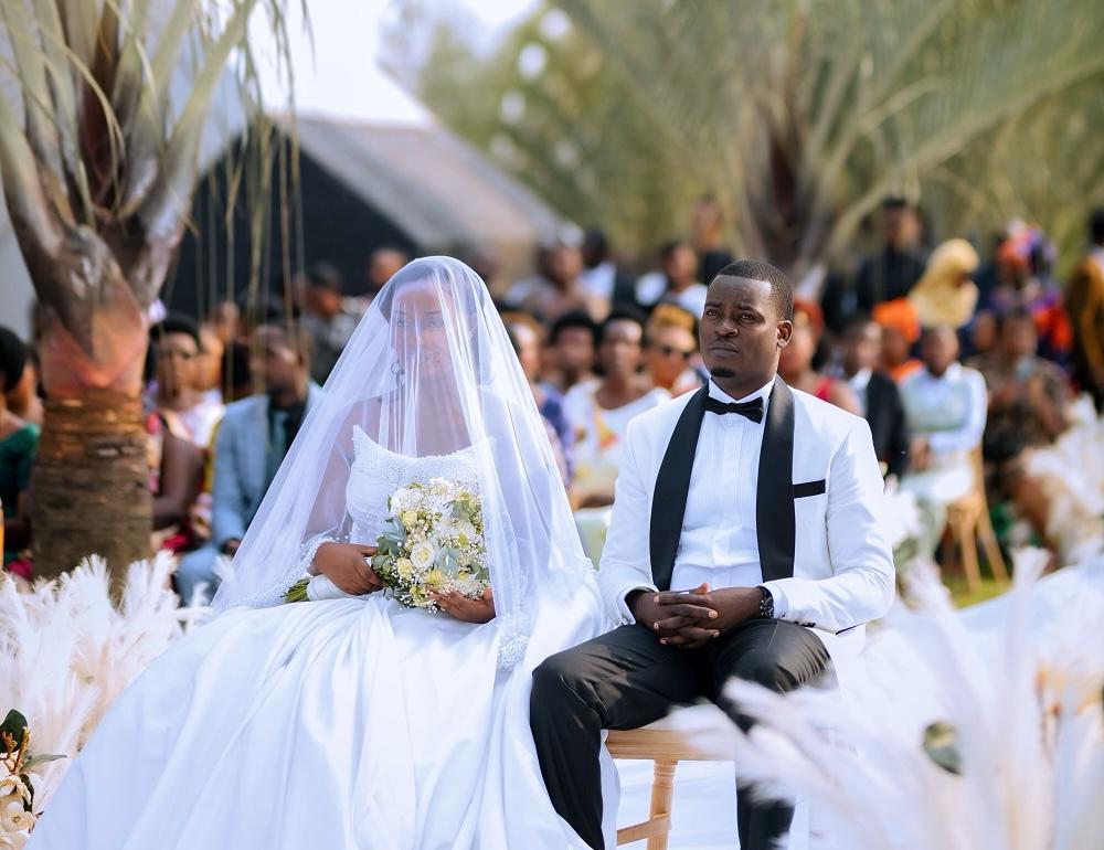 Indirimbo Emmanuel yaba ifite aho ihuriye n’ubukwe bwa Vestine