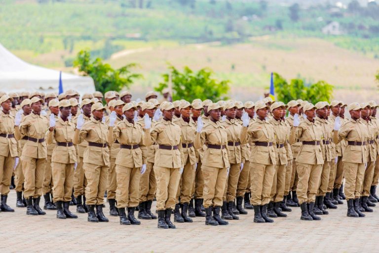 Perezida Kagame yazamuye mu ntera abakozi ba RCS 190