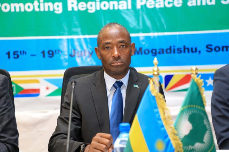 Gen. Muganga yitabiriye Inama y’Abagaba Bakuru b’Ingabo muri EASF