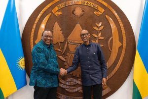 Perezida Kagame yakiriye Uhuru Kenyatta wayoboye Kenya