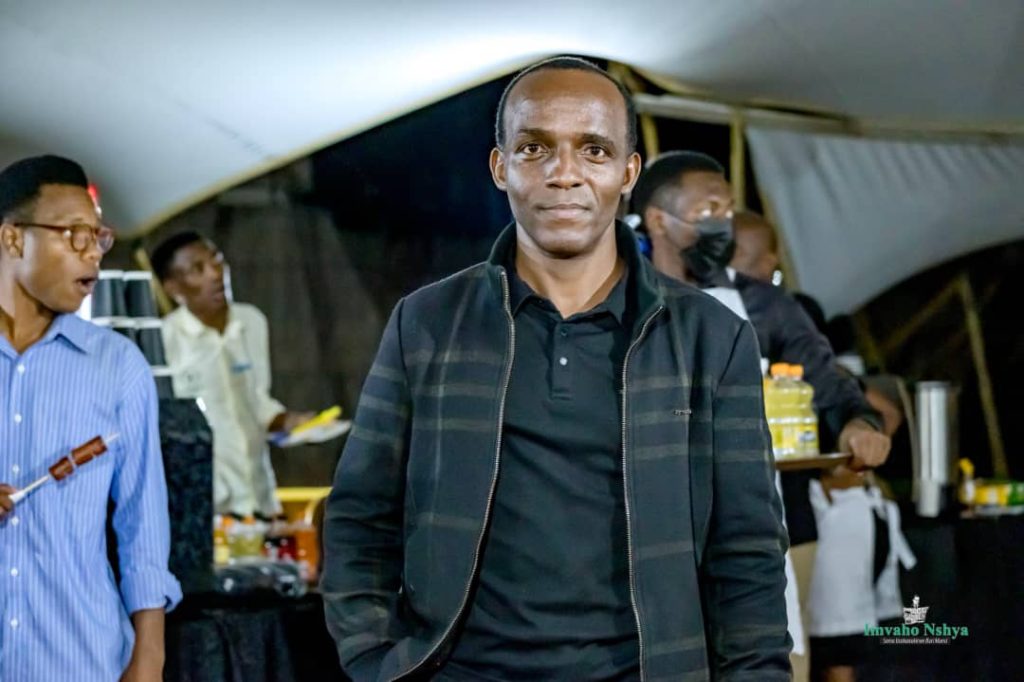 Alexis Dusabe yasobanuye icyatumye yimurira igitaramo cye mu Ukuboza