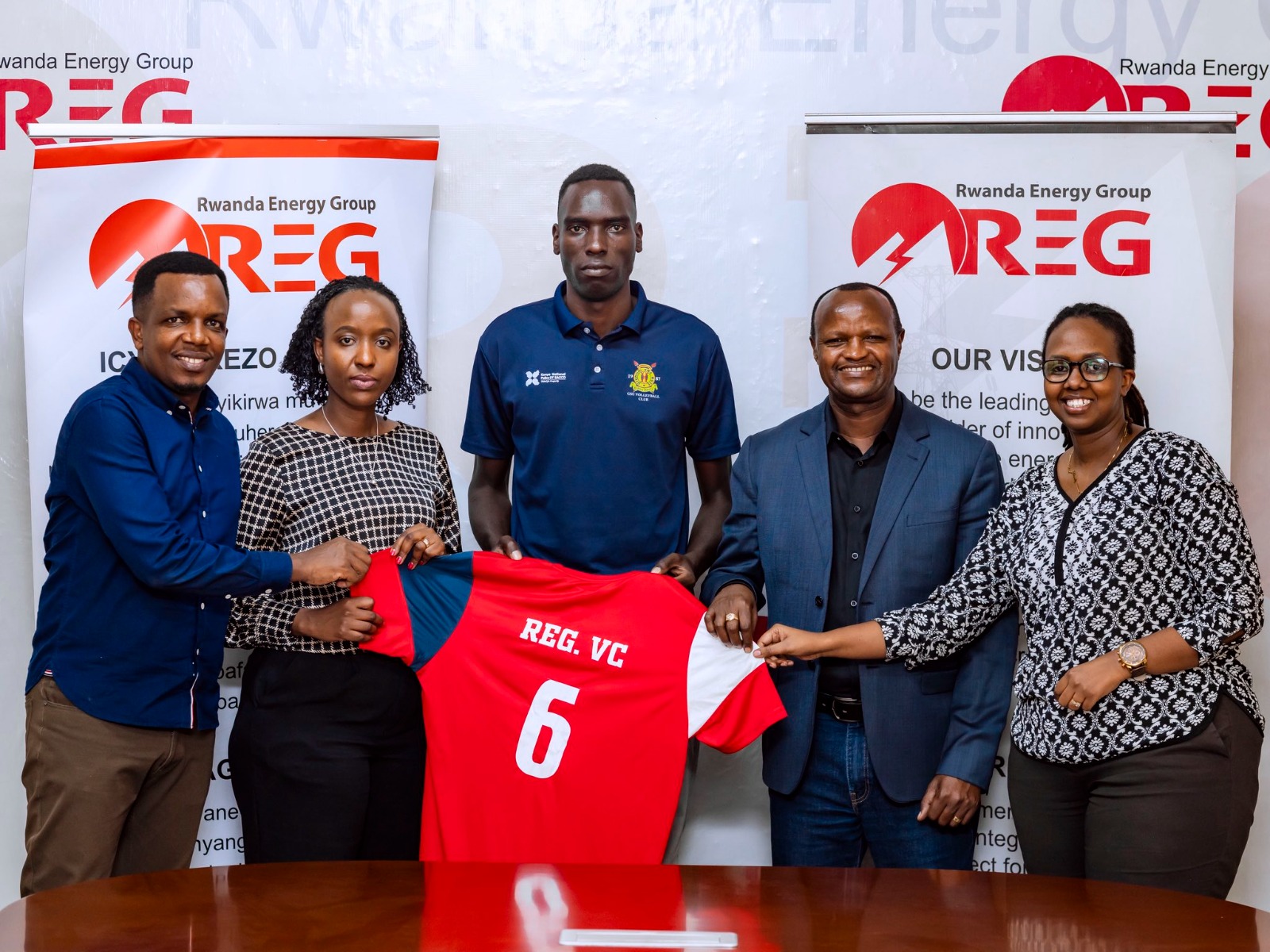 Volleyball: REG yaguze Umunyakenya wabaye MVP muri Shampiyona y’iwabo