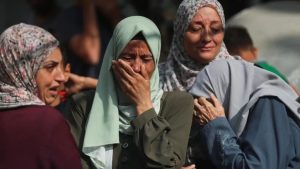 Isiraheli yishe abantu 30 bari bategerereje imfashanyo muri Gaza