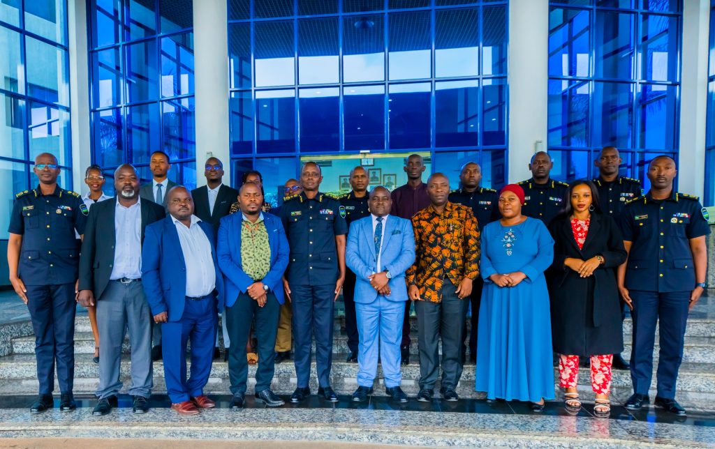 Itsinda ry’intumwa ziturutse muri Uganda zasuye Polisi y’u Rwanda