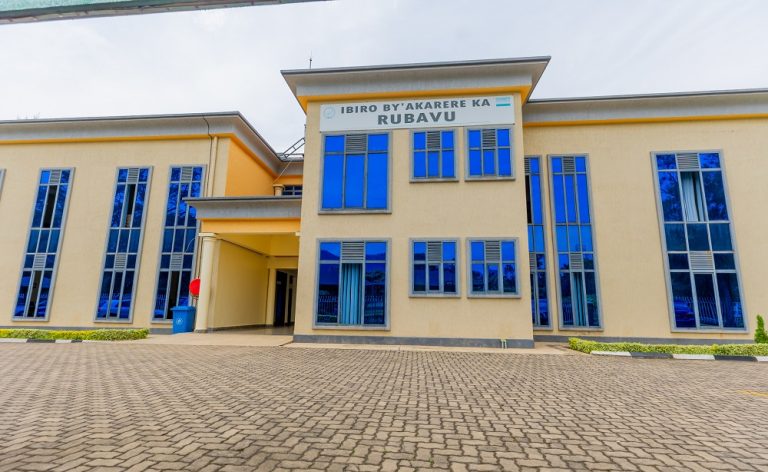 Rubavu: Umugore yishwe aciwe umutwe, umugabo we baramukomeretsa