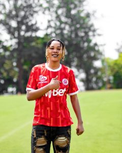 Usanase Zawadi yasinyiye Simba Queens SC
