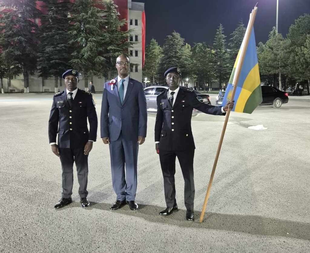 Abofisiye 2 b’u Rwanda basoje amasomo mu Ishuri rya Polisi ya Turikiya