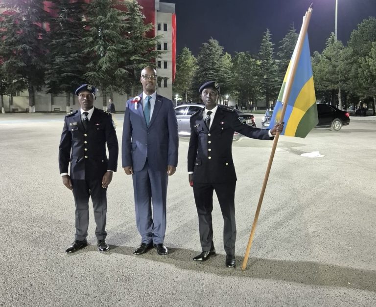 Abofisiye 2 b’u Rwanda basoje amasomo mu Ishuri rya Polisi ya Turikiya