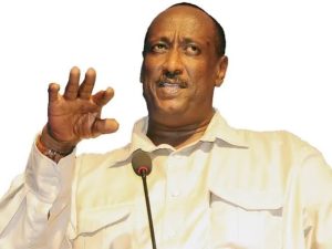 Abahanzi 70 bavogereye urugo rwa Gen Salim Saleh barirukanwa